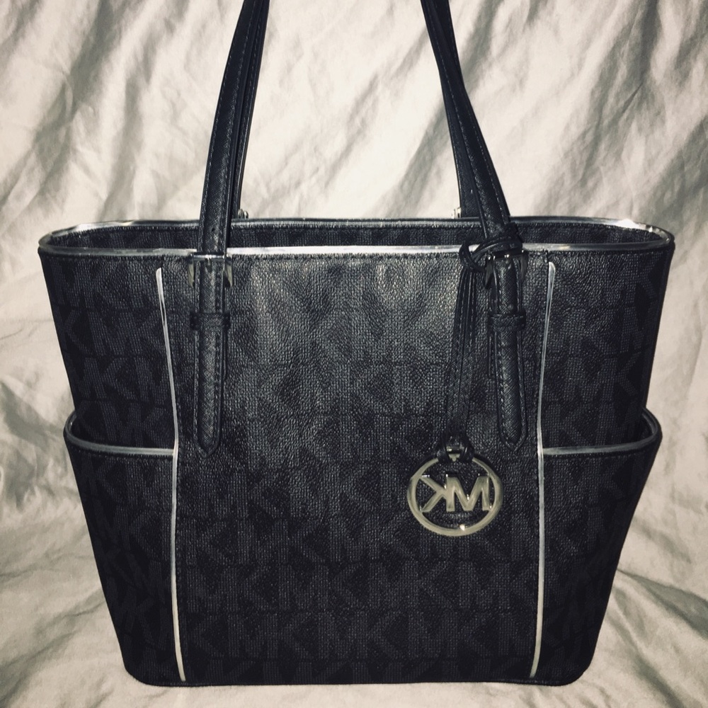 Michael Kors Tote Bag💼 OPEN TO TRADES ! ☺️